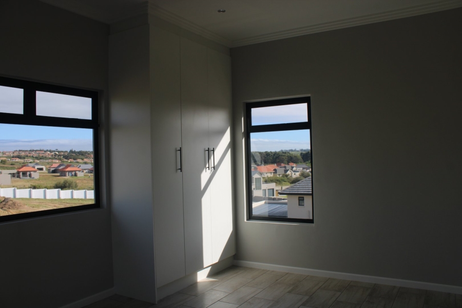 4 Bedroom Property for Sale in Kidds Beach Eastern Cape